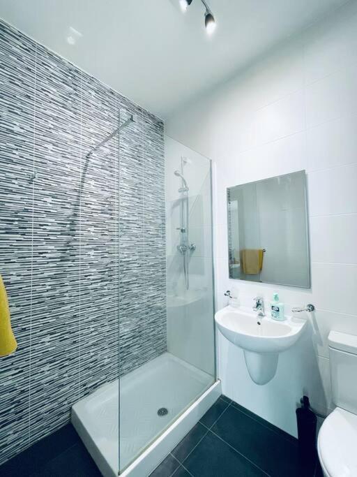 Stylish Modern Central Apartment 4 Paceville San Ġiljan Kültér fotó